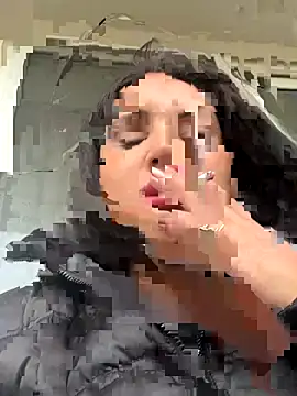 MeghanXO online show from November 2025 01:58:01 PM