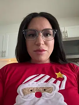 MeghanXO online show from December 2025 02:54:01 PM