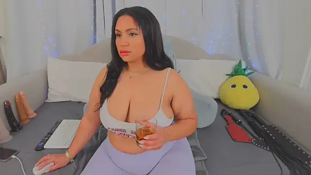 MeghanXO online show from March 2026 12:43:02 AM