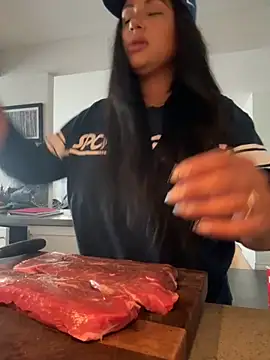 MeghanXO online show from October 2025 01:12:02 PM