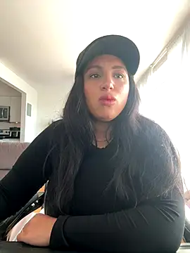 MeghanXO online show from November 2025 02:32:01 PM