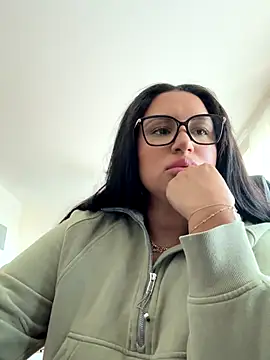 Snapshot of MeghanXO chatting on October 2025 01:04:02 PM MeghanXO online show from October 2025 01:04:02 PM