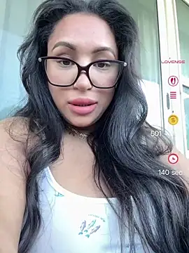 Snapshot of MeghanXO chatting on July 2026 01:34:02 PM MeghanXO online show from July 2026 01:34:02 PM