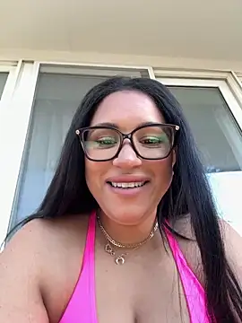 Snapshot of MeghanXO chatting on April 2026 02:24:01 PM MeghanXO online show from April 2026 02:24:01 PM