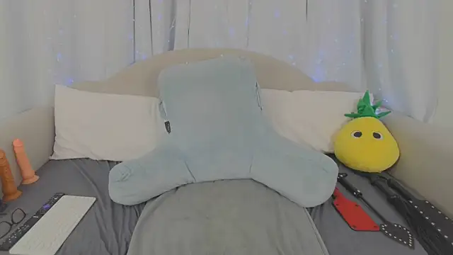 MeghanXO online show from March 2026 03:31:02 PM