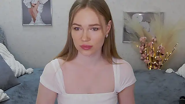 Veronika Mitchel online show from February 2025 06:44:01 PM