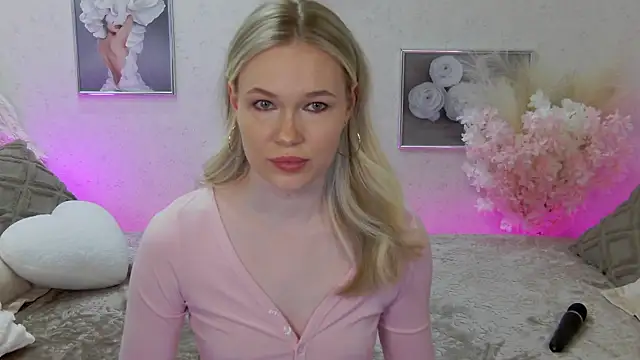 Veronika Mitchel online show from March 2025 02:50:01 PM