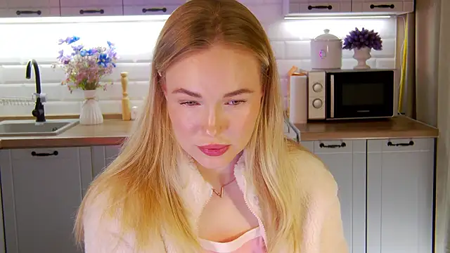 Veronika Mitchel online show from September 2025 05:41:02 PM