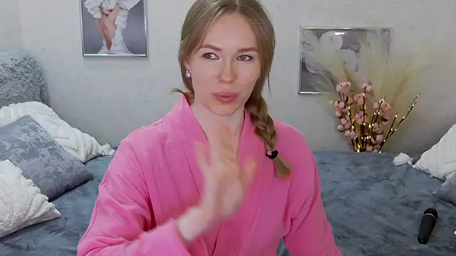 Veronika Mitchel online show from February 2025 05:52:01 PM