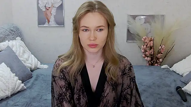 Veronika Mitchel online show from February 2025 11:36:02 PM