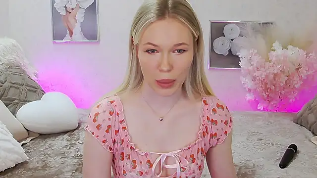 Veronika Mitchel online show from March 2025 03:14:02 PM