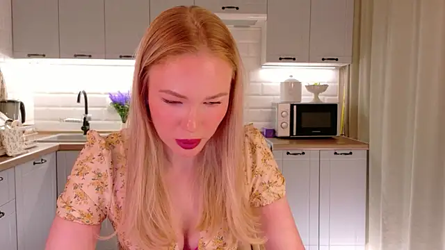 Veronika Mitchel online show from April 2026 04:20:02 PM