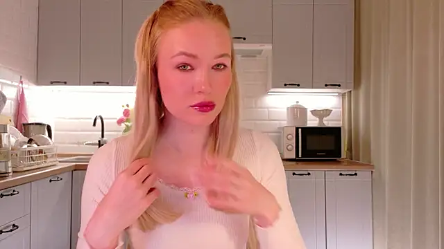 Veronika Mitchel online show from April 2026 06:25:01 PM