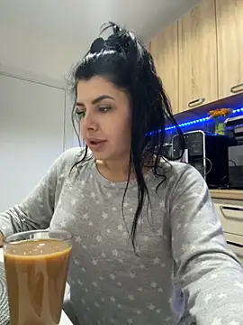 Snapshot of Scarlett-Dream chatting on October 2025 05:17:02 AM Scarlett-Dream online show from October 2025 05:17:02 AM