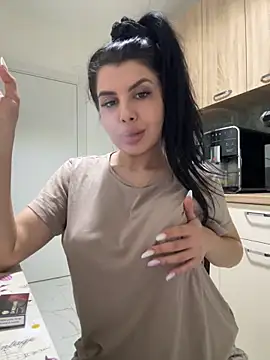Snapshot of Scarlett-Dream chatting on February 2025 05:17:02 PM Scarlett-Dream online show from February 2025 05:17:02 PM