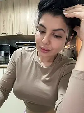 Snapshot of Scarlett-Dream chatting on January 2025 01:58:01 PM Scarlett-Dream online show from January 2025 01:58:01 PM