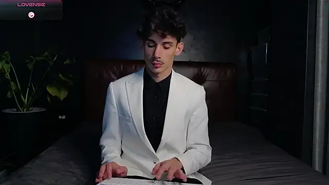 DanielCrush1 online show from November 2025 02:22:02 PM