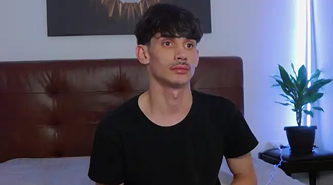 Snapshot of DanielCrush1 chatting on February 2025 04:31:01 PM DanielCrush1 online show from February 2025 04:31:01 PM