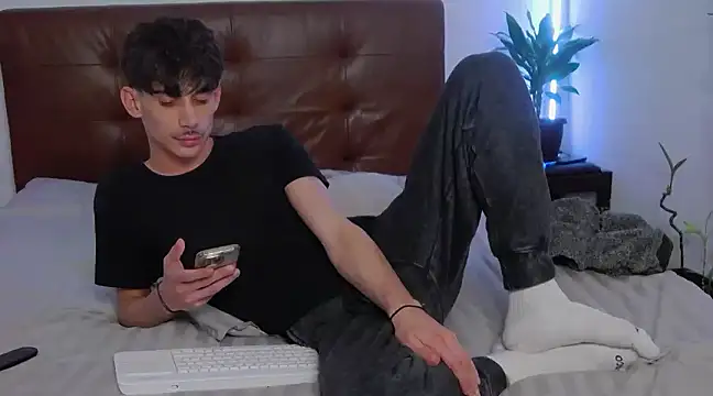 Snapshot of DanielCrush1 chatting on February 2025 12:11:01 PM DanielCrush1 online show from February 2025 12:11:01 PM