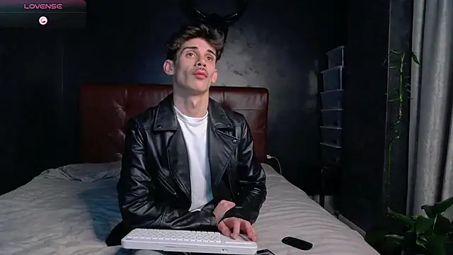 DanielCrush1 online show from January 2026 08:12:01 PM