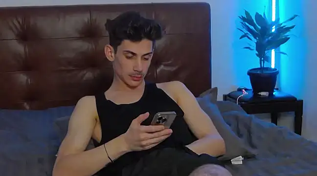 Snapshot of DanielCrush1 chatting on January 2025 05:51:01 PM DanielCrush1 online show from January 2025 05:51:01 PM