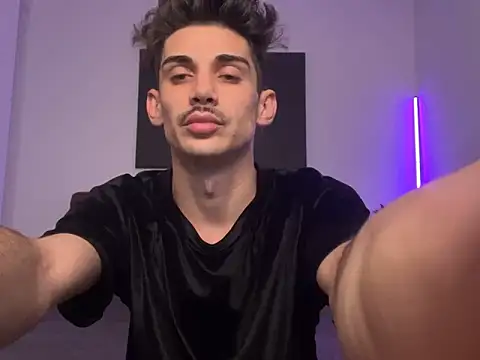 Snapshot of DanielCrush1 chatting on January 2025 10:37:02 AM DanielCrush1 online show from January 2025 10:37:02 AM