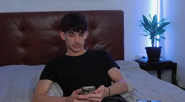 Snapshot of DanielCrush1 chatting on February 2025 03:52:02 AM DanielCrush1 online show from February 2025 03:52:02 AM