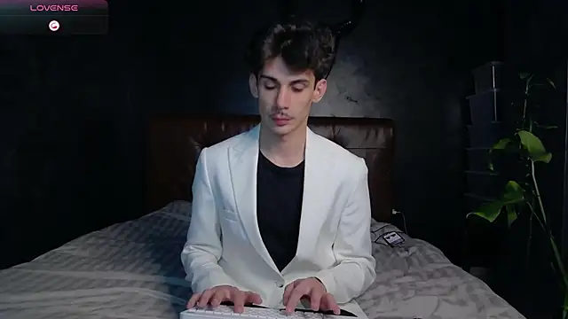 DanielCrush1 online show from November 2025 05:13:02 PM