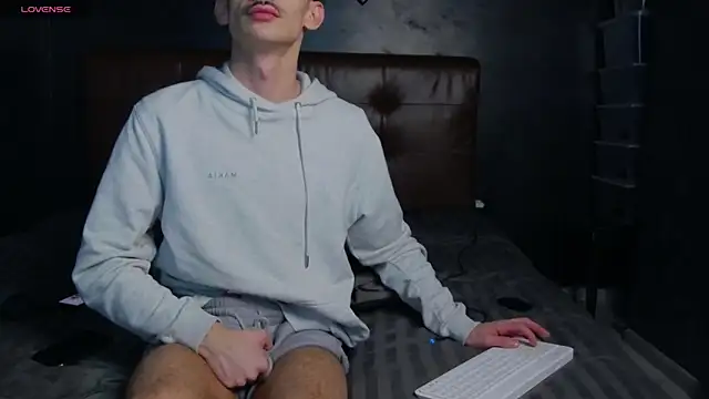 DanielCrush1 online show from January 2026 07:12:01 PM