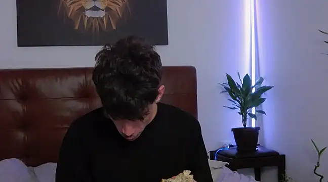 Snapshot of DanielCrush1 chatting on February 2025 12:37:02 AM DanielCrush1 online show from February 2025 12:37:02 AM