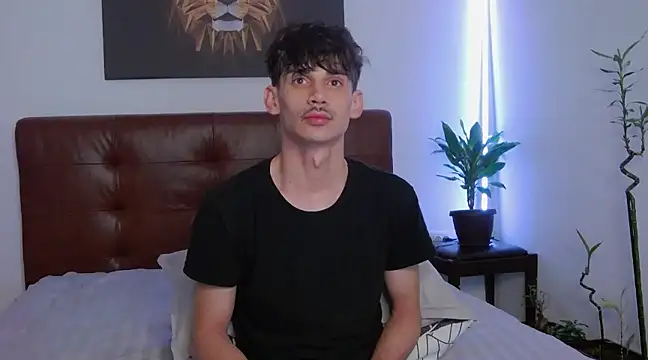 Snapshot of DanielCrush1 chatting on February 2025 04:04:02 AM DanielCrush1 online show from February 2025 04:04:02 AM