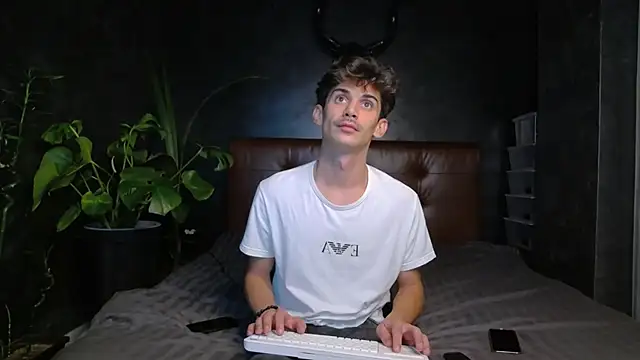 Snapshot of DanielCrush1 chatting on September 2025 09:22:02 PM DanielCrush1 online show from September 2025 09:22:02 PM