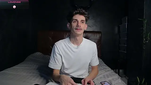 DanielCrush1 online show from November 2025 01:00:02 PM