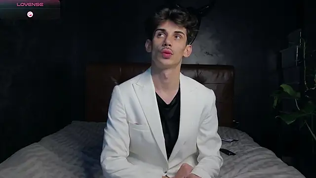 DanielCrush1 online show from November 2025 01:15:01 PM