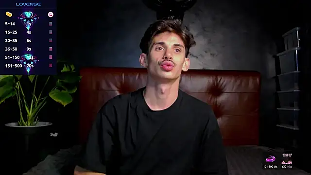 Snapshot of DanielCrush1 chatting on November 2025 02:55:01 PM DanielCrush1 online show from November 2025 02:55:01 PM