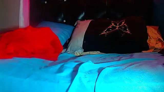 Queenofthenightx online show from November 2025 05:00:02 AM