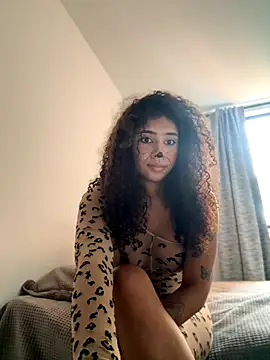 Snapshot of stormyy_ chatting on October 2025 09:45:01 PM stormyy online show from October 2025 09:45:01 PM