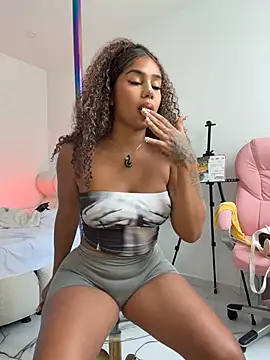 stormyy  online show from February 2026 07:21:02 PM