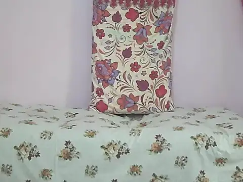 Snapshot of foxsanSs chatting on February 2026 12:03:01 PM foxsanSs online show from February 2026 12:03:01 PM