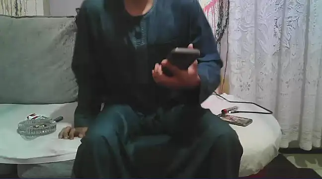 Snapshot of foxsanSs chatting on January 2025 04:04:01 AM foxsanSs online show from January 2025 04:04:01 AM