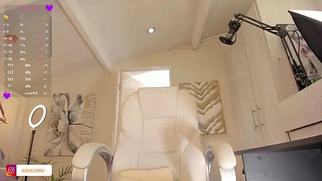 Snapshot of catalinasaiz chatting on December 2025 02:05:02 PM catalinasaiz online show from December 2025 02:05:02 PM