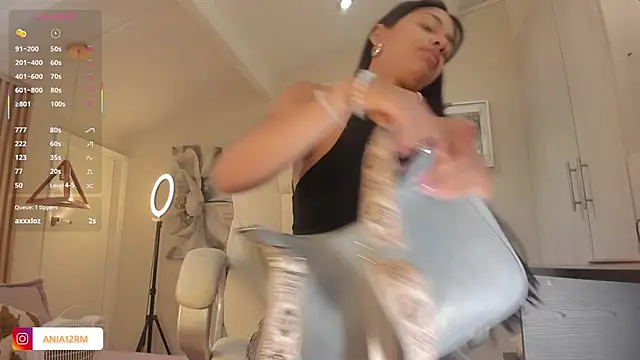 catalinasaiz online show from September 2025 02:12:02 PM