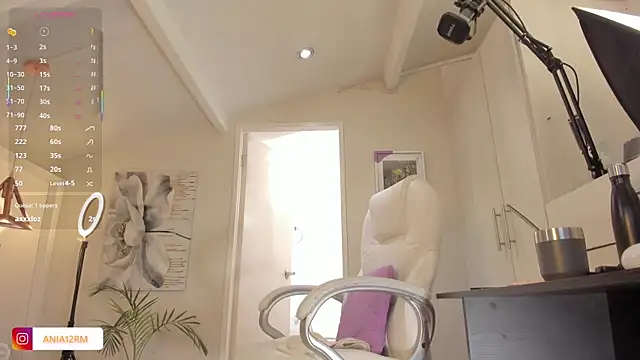 Snapshot of catalinasaiz chatting on October 2025 02:51:02 PM catalinasaiz online show from October 2025 02:51:02 PM