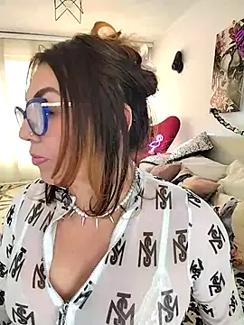 Snapshot of Myrnasexxx chatting on October 2025 04:15:02 PM Myrnasexxx online show from October 2025 04:15:02 PM