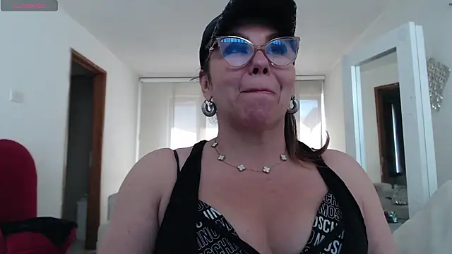 Snapshot of Myrnasexxx chatting on May 2026 03:15:02 PM Myrnasexxx online show from May 2026 03:15:02 PM