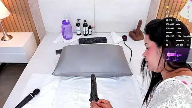 Snapshot of bounce_katty chatting on October 2025 08:19:01 PM bounce katty online show from October 2025 08:19:01 PM