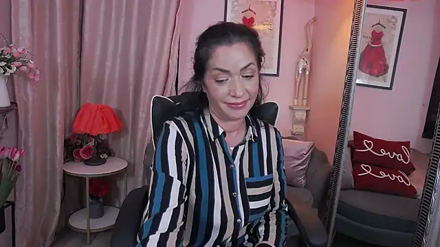 Snapshot of AnelissaReys chatting on February 2025 04:29:01 PM AnelissaReys online show from February 2025 04:29:01 PM