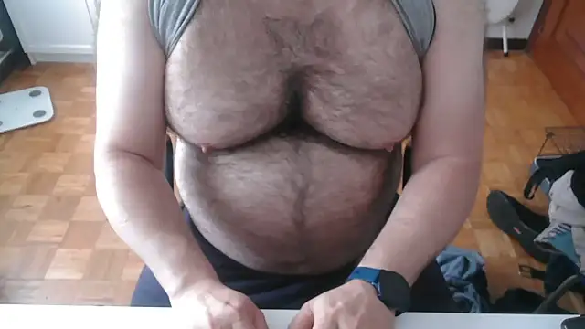 Snapshot of mikeyhotbear chatting on May 2026 06:13:01 AM mikeyhotbear online show from May 2026 06:13:01 AM