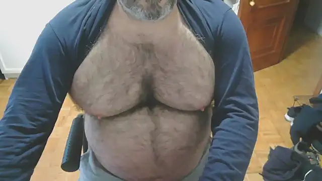 mikeyhotbear online show from November 2025 07:44:02 AM