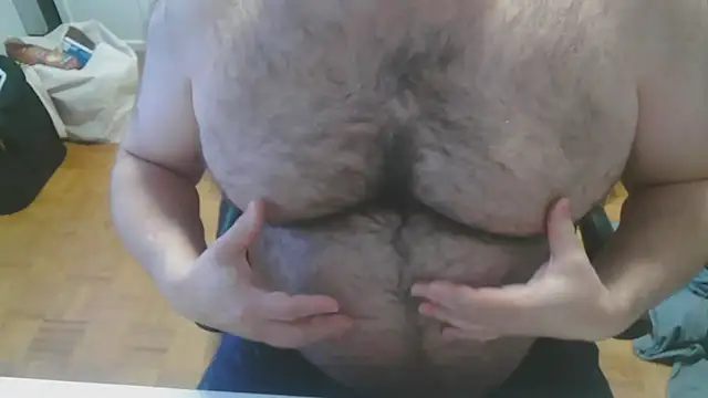 mikeyhotbear online show from January 2026 05:17:02 PM